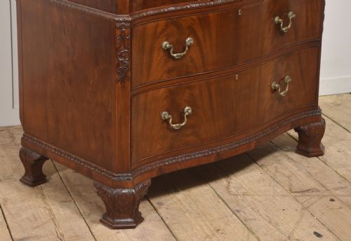 FIGURED MAHOGANY TALLBOY LINEN PRESS WITH CARVED DETAIL - ADDITIONAL PHOTO 6