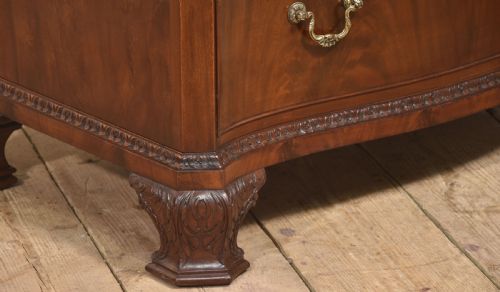 FIGURED MAHOGANY TALLBOY LINEN PRESS WITH CARVED DETAIL - ADDITIONAL PHOTO 9