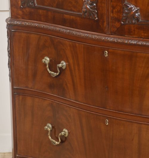 FIGURED MAHOGANY TALLBOY LINEN PRESS WITH CARVED DETAIL - ADDITIONAL PHOTO 12