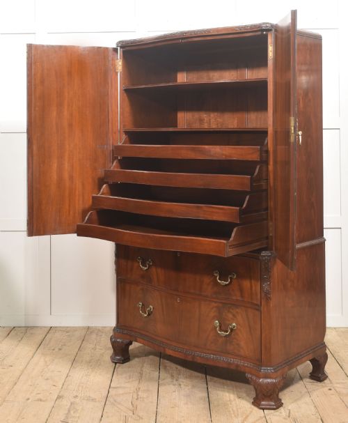 FIGURED MAHOGANY TALLBOY LINEN PRESS WITH CARVED DETAIL - ADDITIONAL PHOTO 13