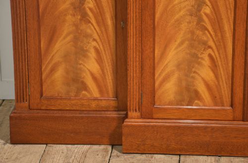 FLAME MAHOGANY BREAKFRONT SIDEBOARD - ADDITIONAL PHOTO 5