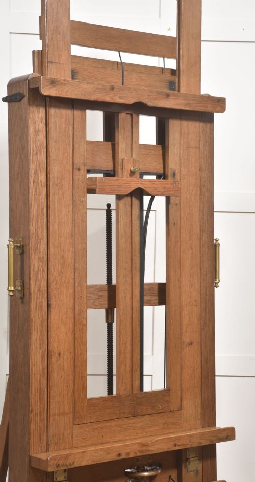 fig 1. Winsor & Newton Oak Studio Easel