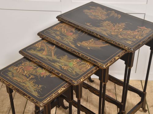EXCEPTIONAL SET OF FOUR CHINOISERIE DECORATED NEST OF TABLES - ADDITIONAL PHOTO 4