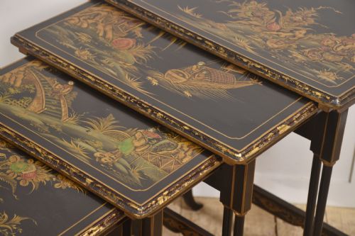 EXCEPTIONAL SET OF FOUR CHINOISERIE DECORATED NEST OF TABLES - ADDITIONAL PHOTO 6