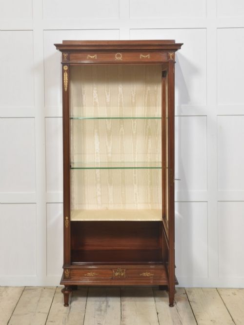 LOUIS XVI STYLE MAHOGANY VITRINE DISPLAY CABINET - ADDITIONAL PHOTO 3