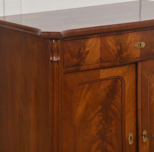 FINE 19TH CENTURY FLAME MAHOGANY CABINET - ADDITIONAL PHOTO 3