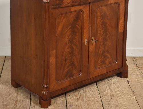 FINE 19TH CENTURY FLAME MAHOGANY CABINET - ADDITIONAL PHOTO 6