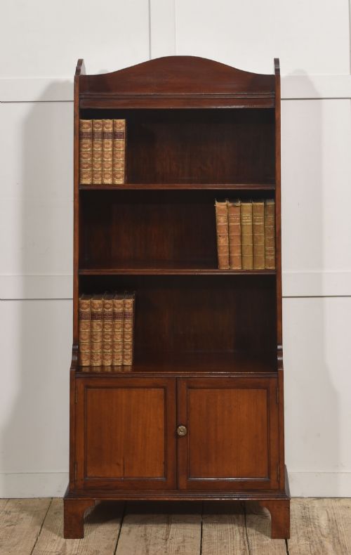 GEORGIAN STYLE MAHOGANY OPEN BOOKCASE