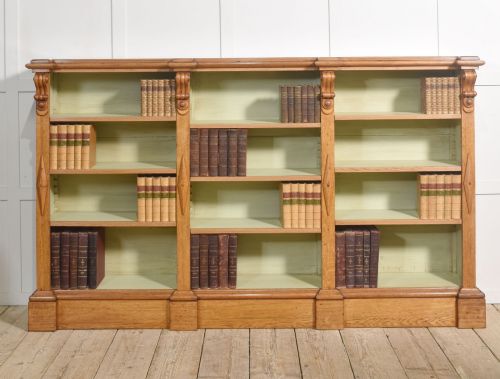 LARGE 19TH CENTURY OAK OPEN BOOKCASE