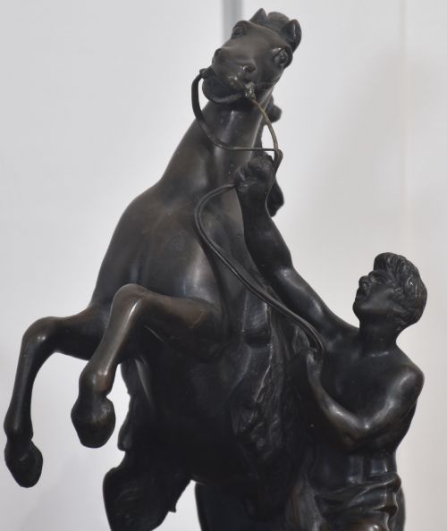 PAIR OF LATE 19TH CENTURY BRONZE FIGURES OF THE MARLY HORSES AFTER GUILLAUME COUSTOU - ADDITIONAL PHOTO 4