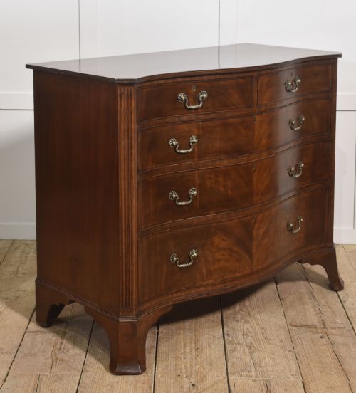 FINE EDWARDIAN FIGURED MAHOGANY BOW FRONT CHEST OF DRAWERS - ADDITIONAL PHOTO 4