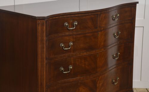 FINE EDWARDIAN FIGURED MAHOGANY BOW FRONT CHEST OF DRAWERS - ADDITIONAL PHOTO 6