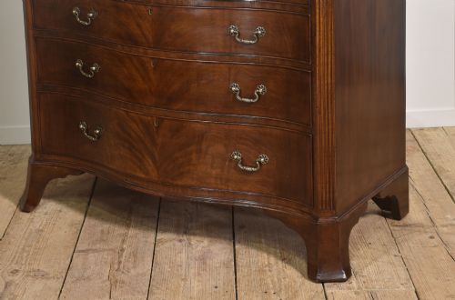 FINE EDWARDIAN FIGURED MAHOGANY BOW FRONT CHEST OF DRAWERS - ADDITIONAL PHOTO 8