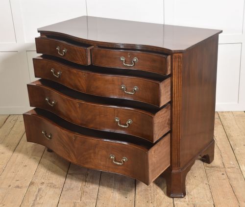 FINE EDWARDIAN FIGURED MAHOGANY BOW FRONT CHEST OF DRAWERS - ADDITIONAL PHOTO 10