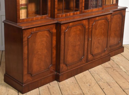 REGENCY REVIVAL FLAME MAHOGANY BREAKFRONT LIBRARY BOOKCASE - ADDITIONAL PHOTO 8