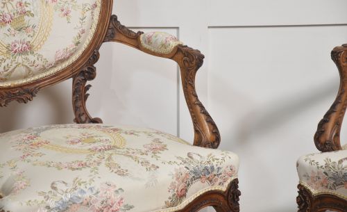 PAIR OF FINE QUALITY FRENCH WALNUT OPEN ARMCHAIRS - ADDITIONAL PHOTO 4