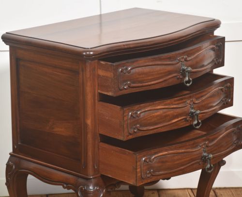 FRENCH LOUIS XV STYLE WALNUT CHEST - ADDITIONAL PHOTO 3