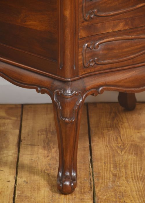 FRENCH LOUIS XV STYLE WALNUT CHEST - ADDITIONAL PHOTO 4