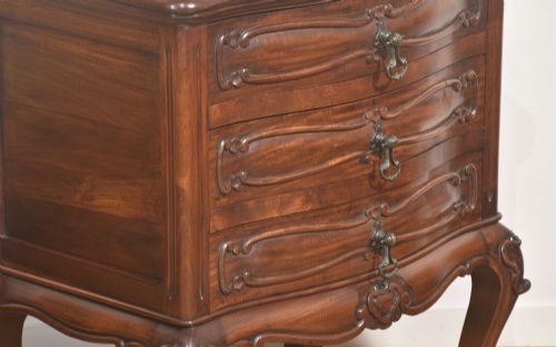 FRENCH LOUIS XV STYLE WALNUT CHEST - ADDITIONAL PHOTO 5