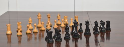 LATE 19TH CENTURY BOXWOOD AND EBONISED STAUNTON CHESS SET - ADDITIONAL PHOTO 3