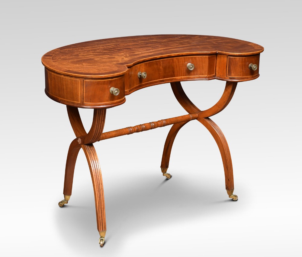 Mahogany kidney shaped lady’s dressing table