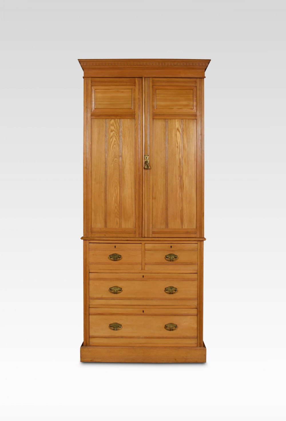 Late 19th century ash linen press