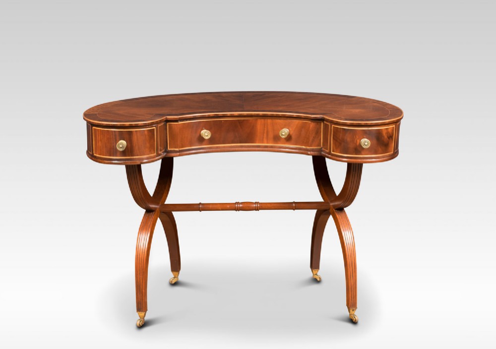 Mahogany kidney shaped lady’s dressing table