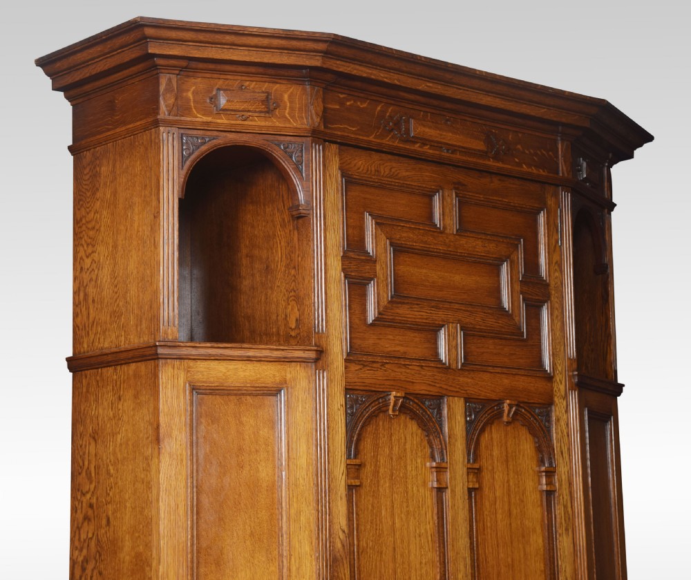 Oak hall robe View VII