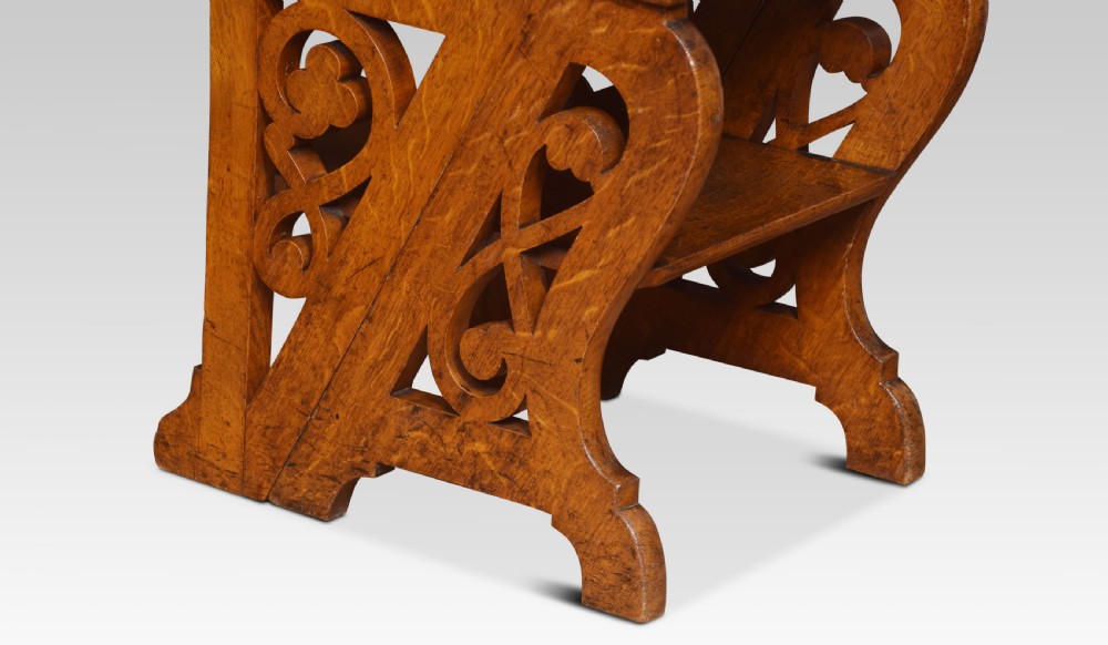Oak metamorphic library chair View VI