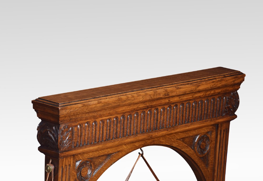 Oak carved dinner gong View V