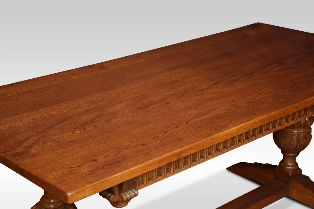 Oak refectory table View III