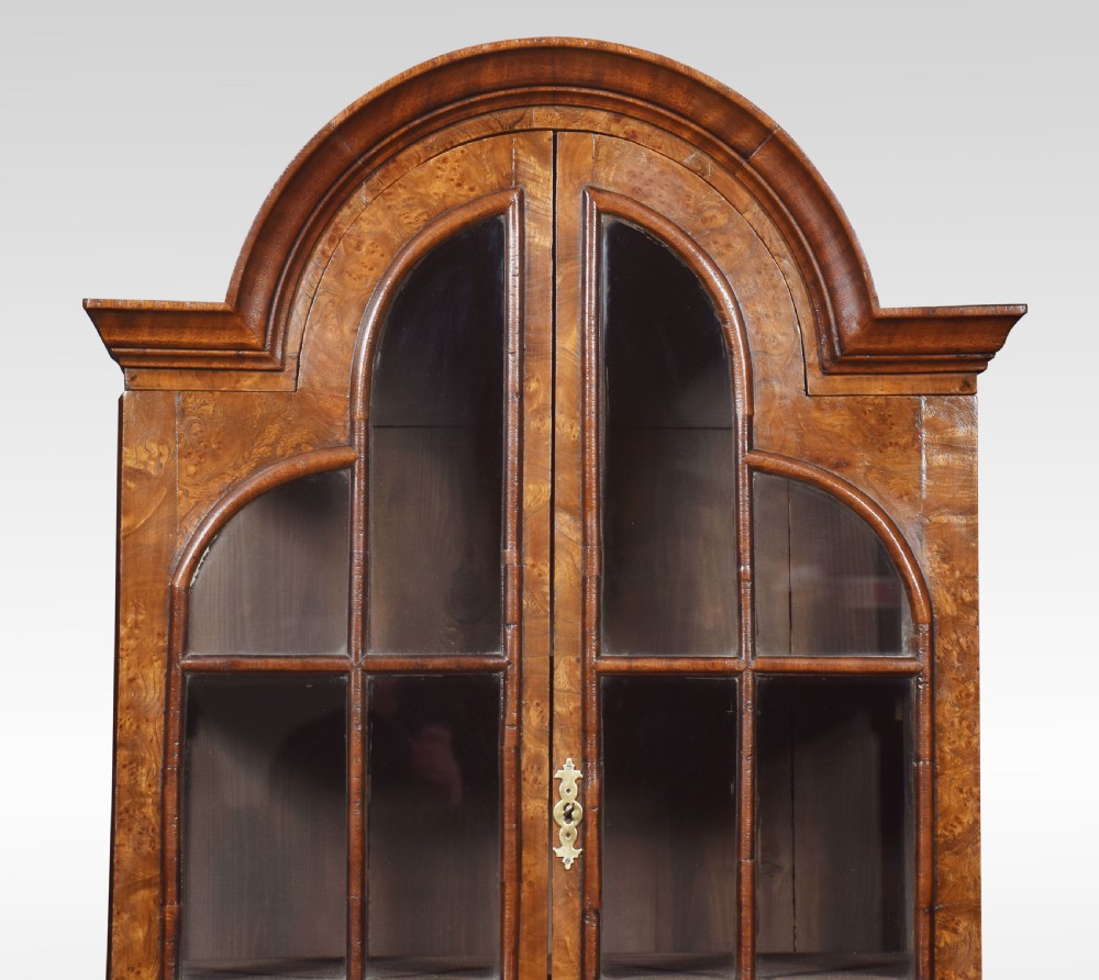Walnut Queen Ann style display cabinet View VIII