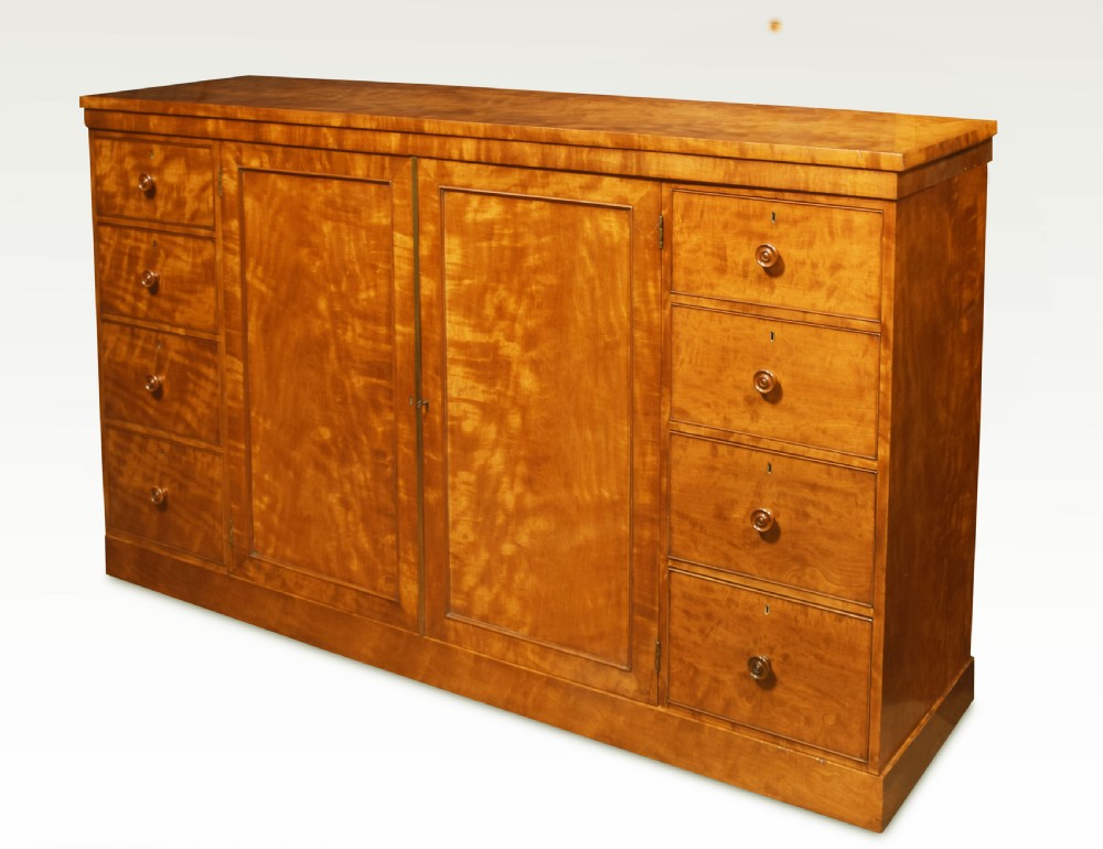 Regency low linen press View XIII