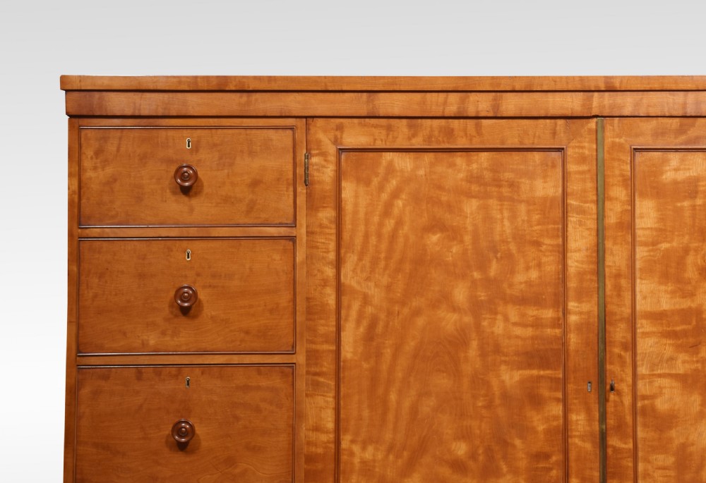 Regency low linen press View XXIV