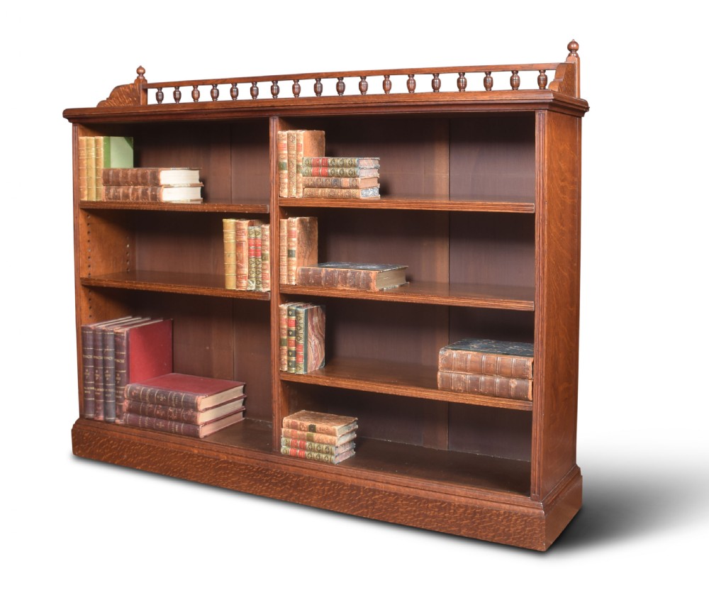 Oak open bookcase View V
