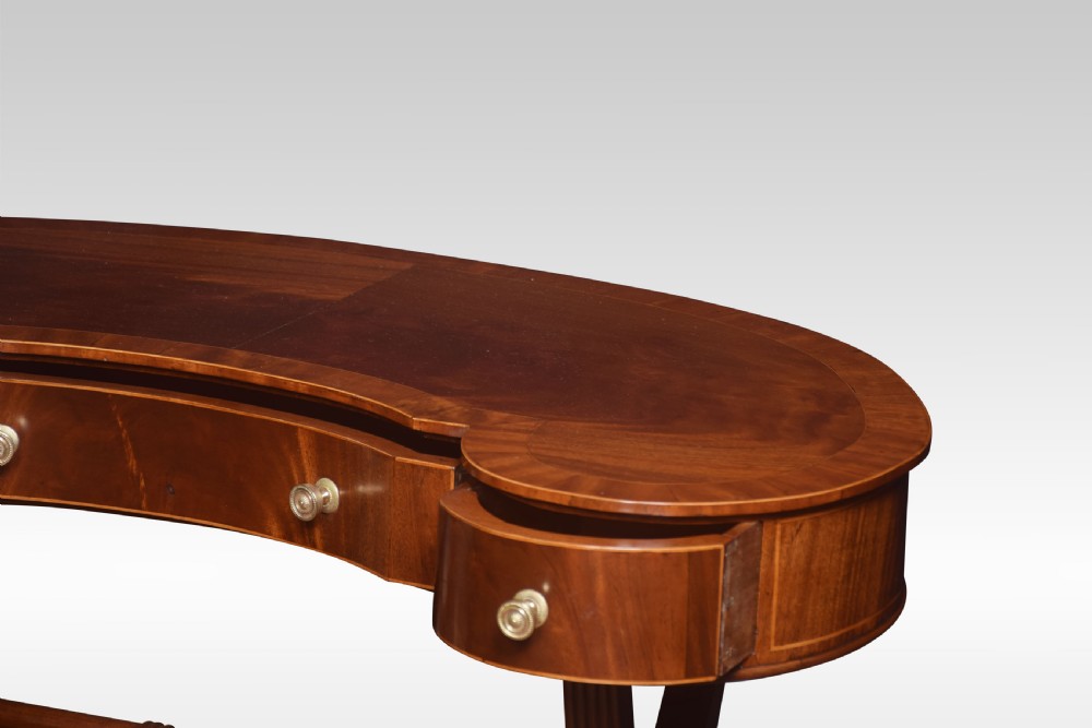 Mahogany kidney shaped lady’s dressing table View VI