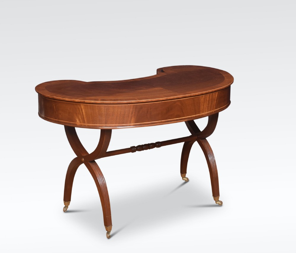 Mahogany kidney shaped lady’s dressing table View VIII