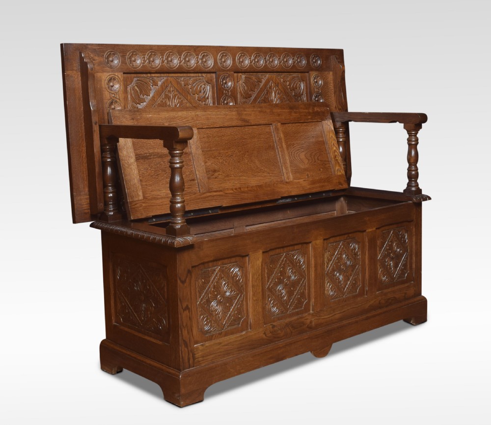  Carved oak monk’s bench View VI