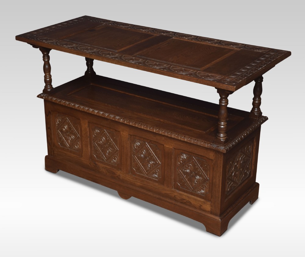  Carved oak monk’s bench View VII