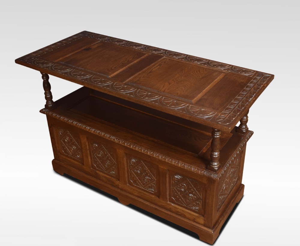  Carved oak monk’s bench View IX