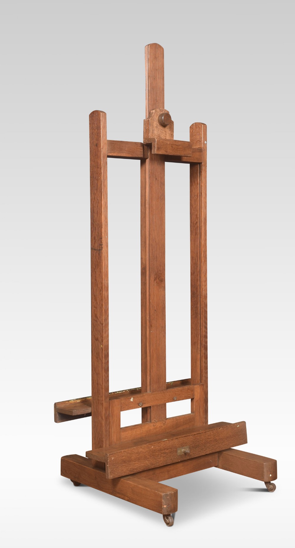 Oak artist’s adjustable studio easel