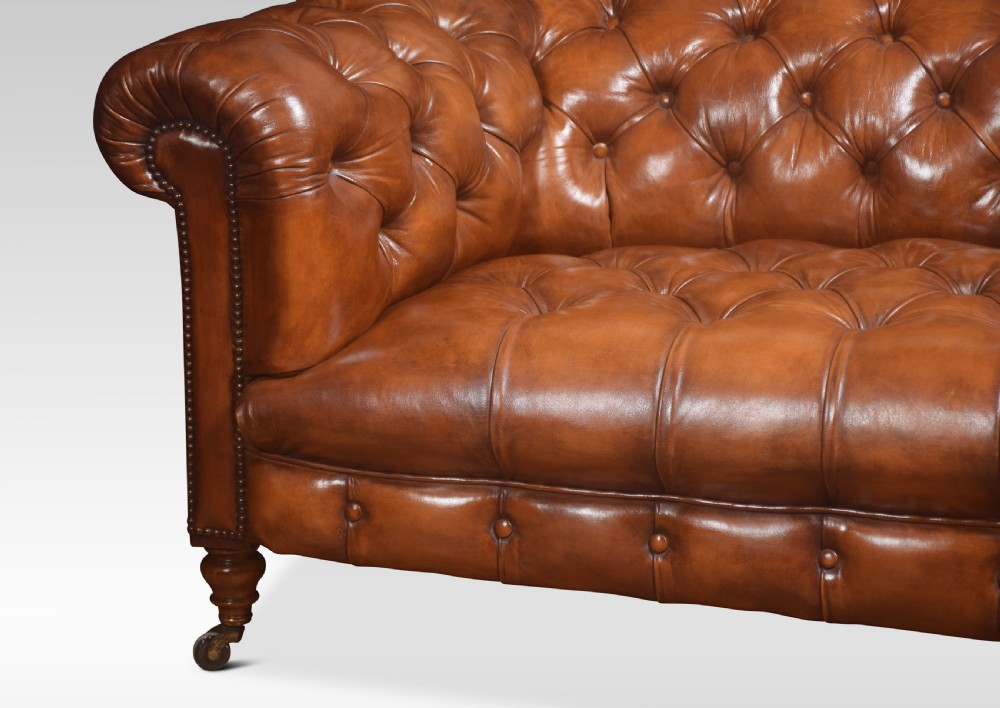 Leather deep buttoned chesterfield View V