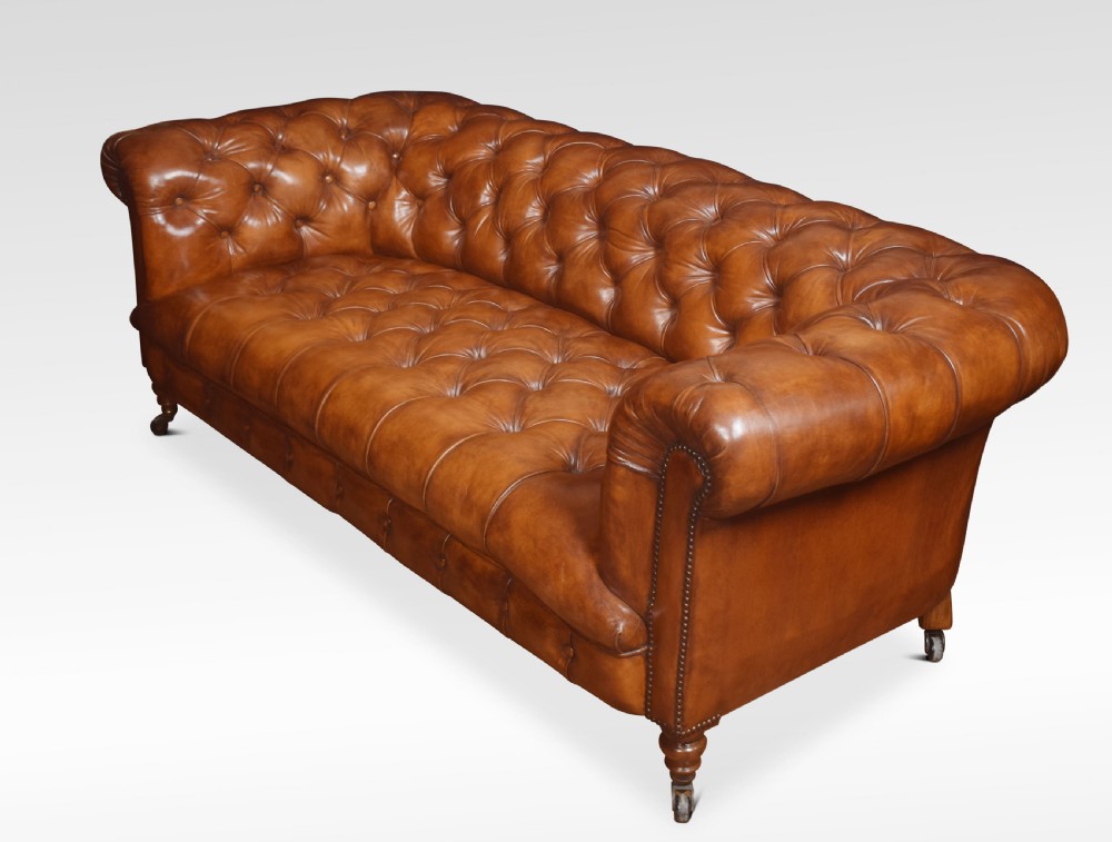 Leather deep buttoned chesterfield View VI
