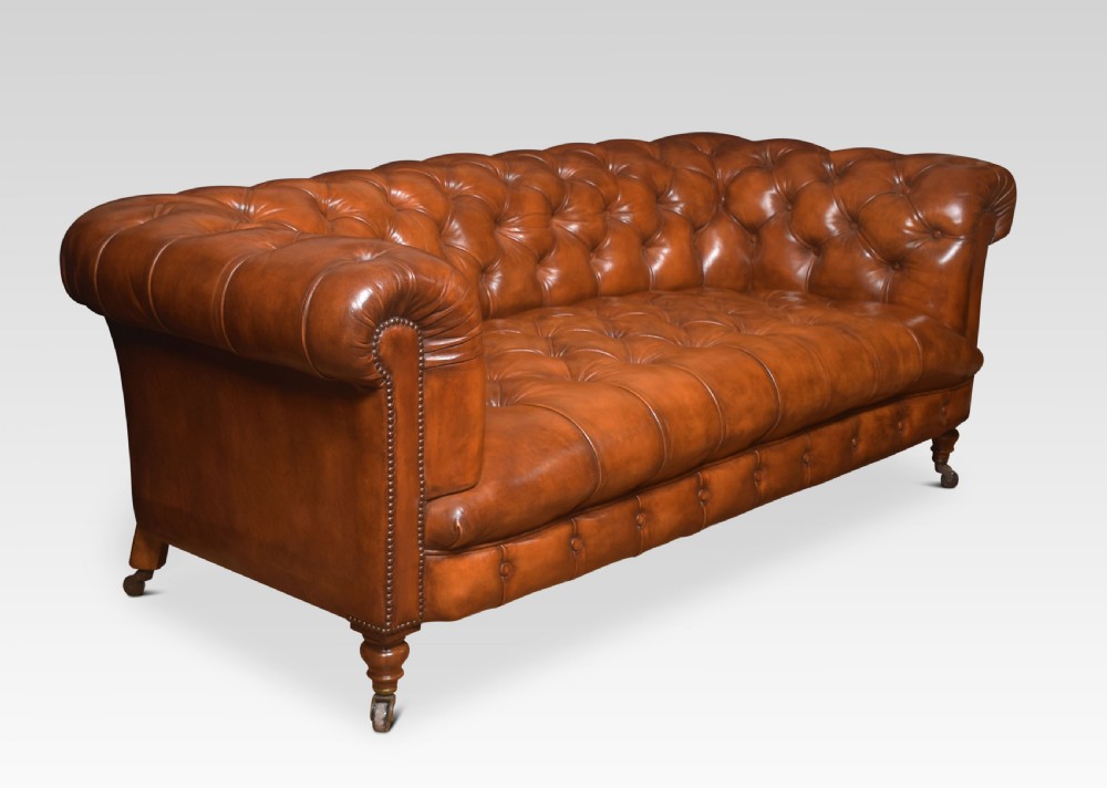Leather deep buttoned chesterfield View VII