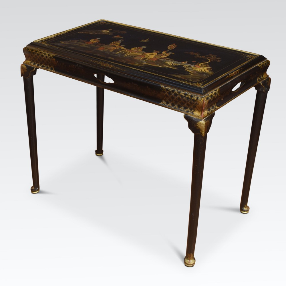 Chinoiserie decorated table View V