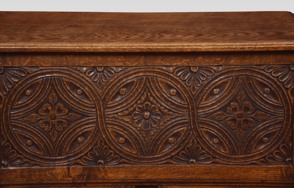 17th Century style oak coffer of small proportions View IV