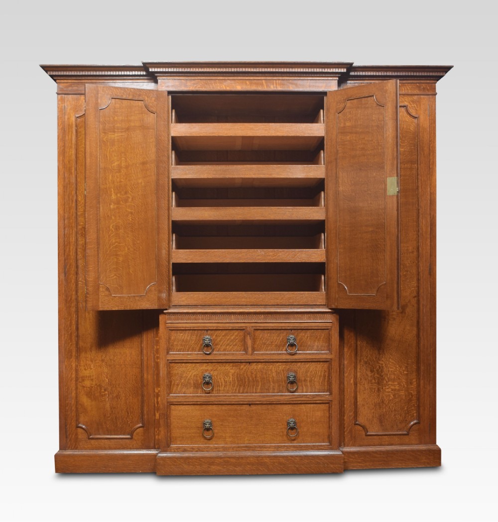 Oak four door breakfront compact wardrobe View II