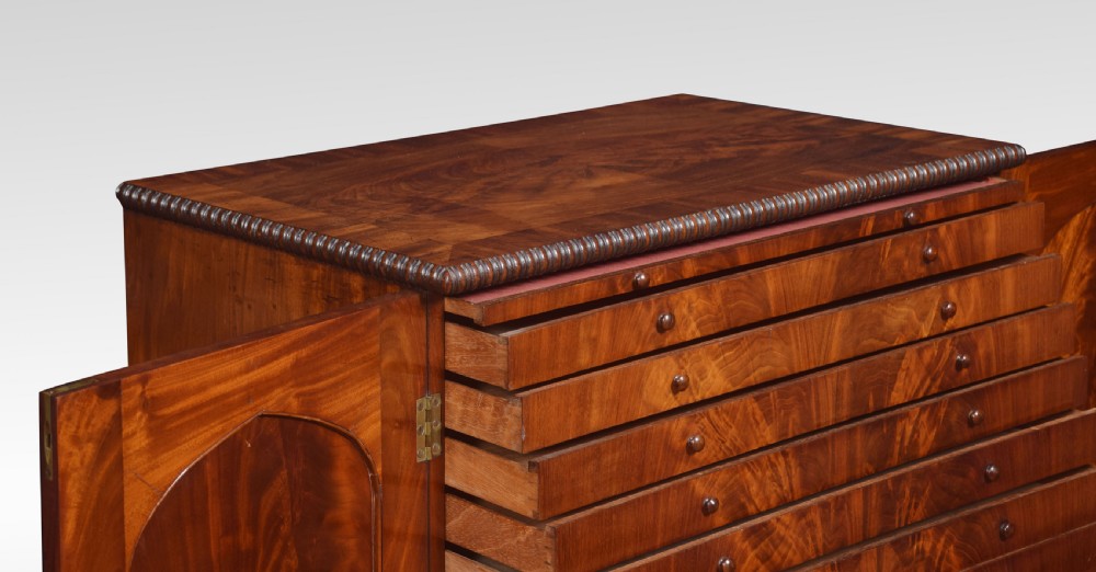 Flame mahogany collector’s cabinet View VI