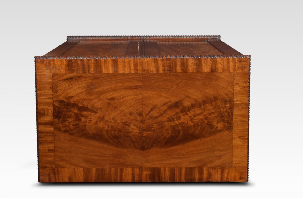 Flame mahogany collector’s cabinet View IX