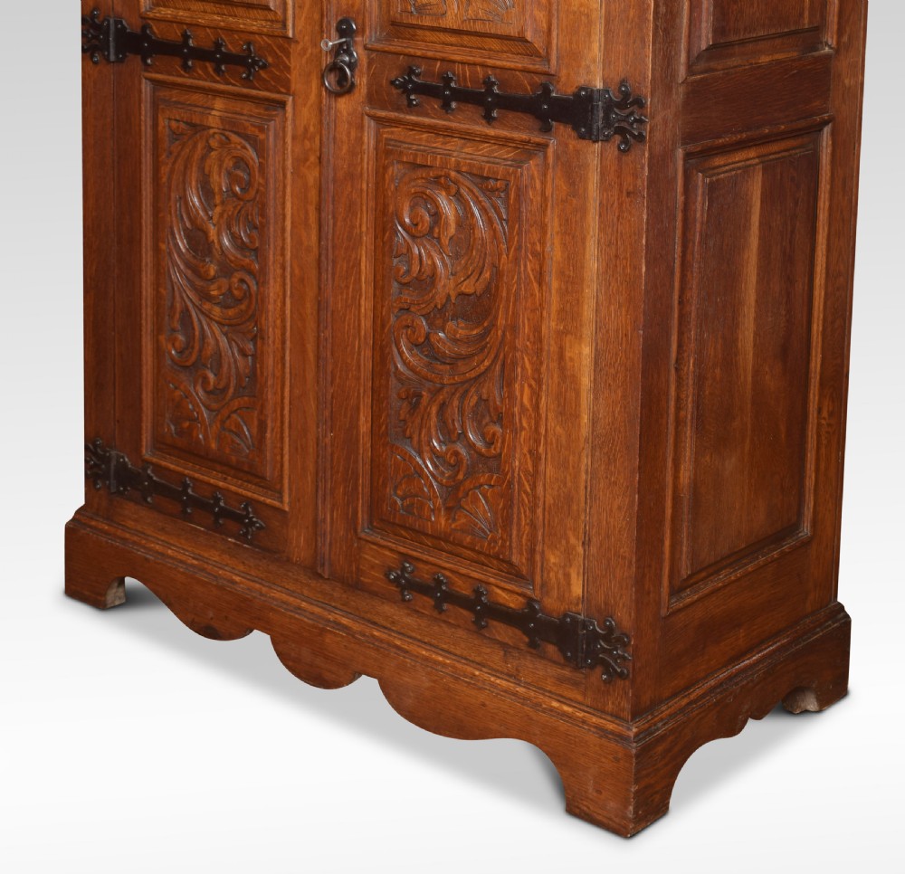 Carved oak hall robe View III